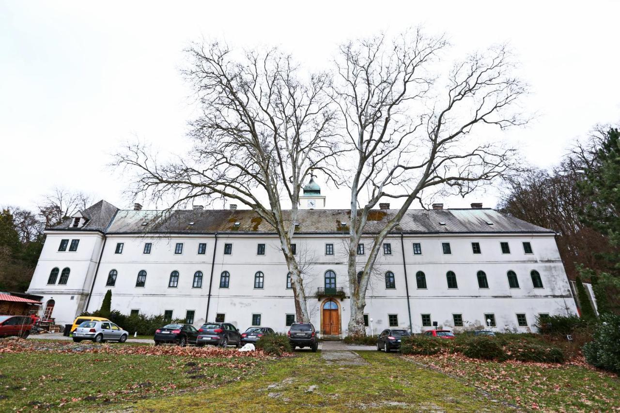 Historicky Putnicky Dom Hotel Marianka Exterior foto